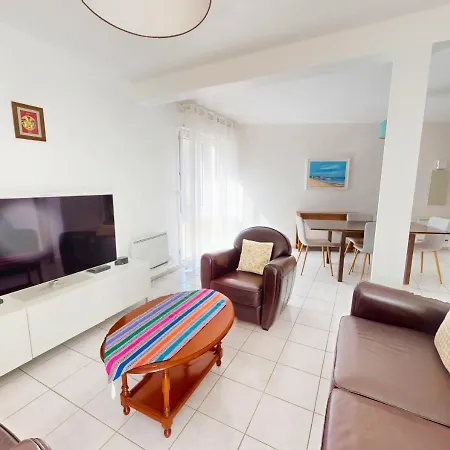 Lilas - Pour 4 A Proximite Des Commerces Lägenhet